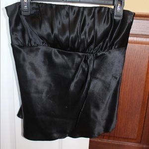 Women’s strapless top